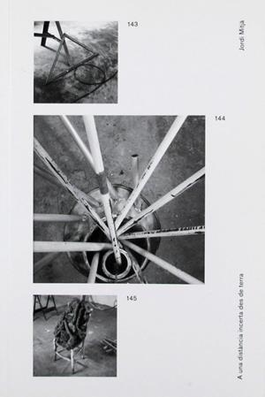 A UNA DISTÀNCIA INCERTA DES DE TERRA | 9788494590108 | MITJÀ, JORDI